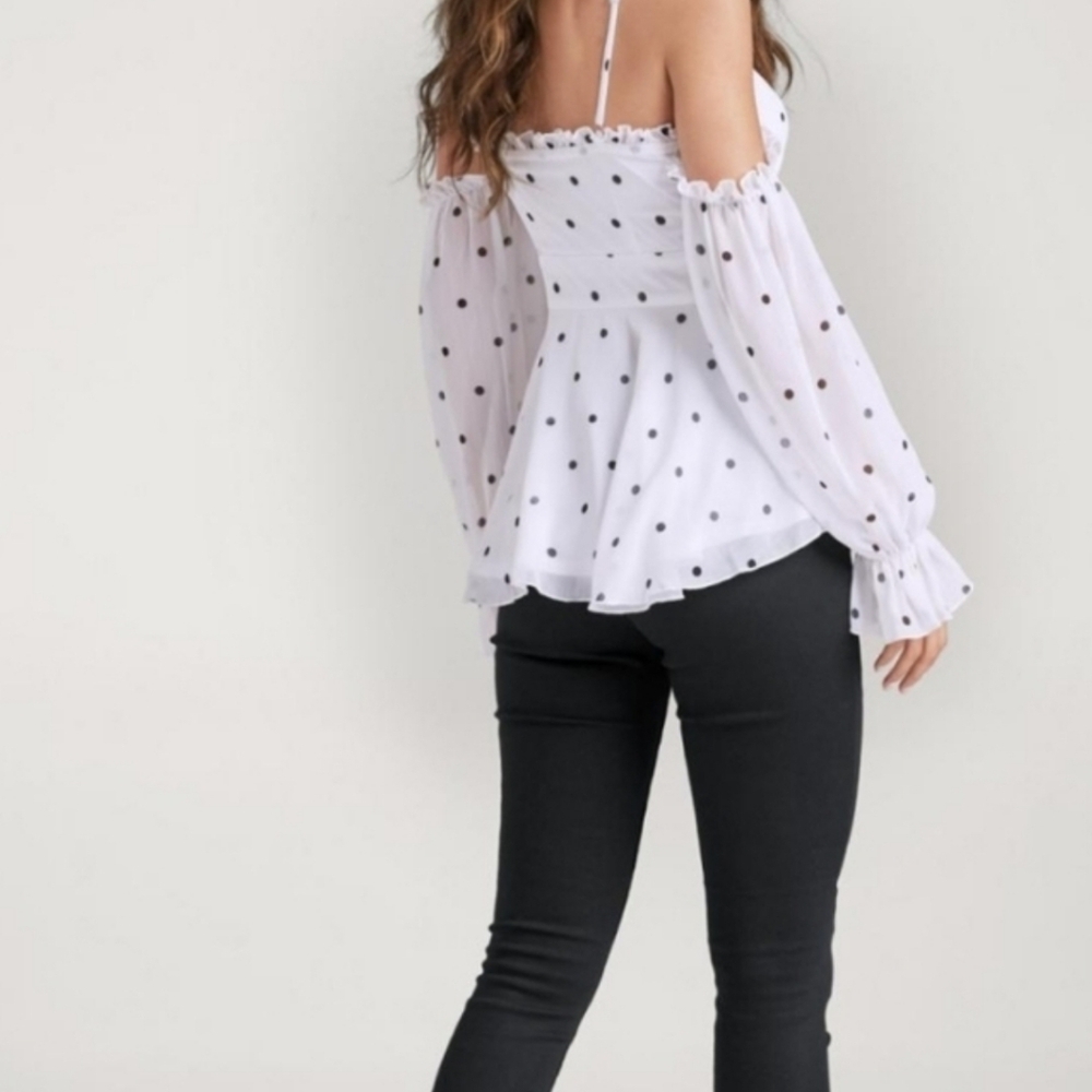 VENUS White Peplum Cold Shoulder Blouse with Ruffles. NWOT Size 2 - Picture 4 of 12